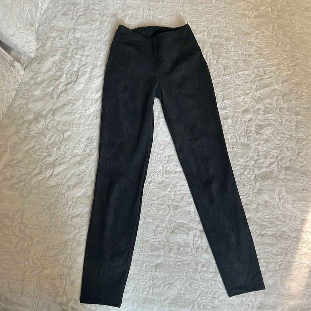 Lululemon leggings.